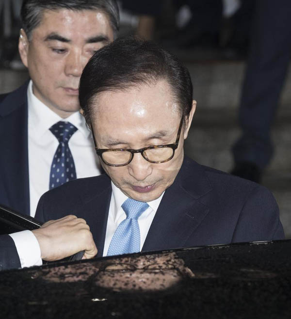韩前总统李明博涉贿被公诉