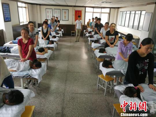 甘肃攻坚脱贫难点多举措倾斜深度贫困残疾人