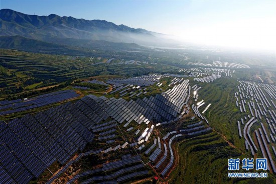 （经济）（1）荒山荒坡变身光伏电站