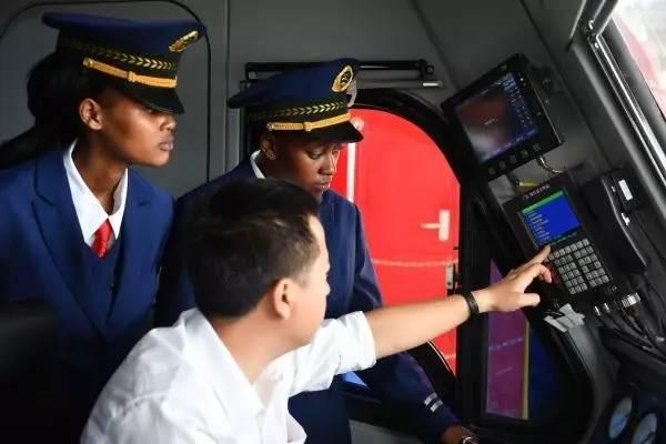 火车站看着眼熟！肯尼亚首条铁路&ldquo;中国造&rdquo; 还诞生7位女火车司机