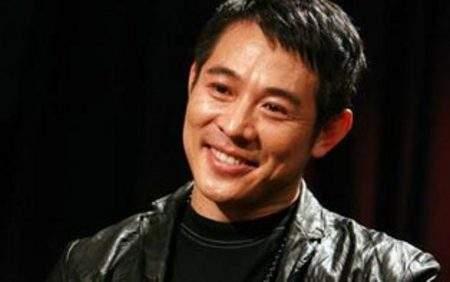 徐晓东秒杀传统太极拳，难道李连杰5年前预言成真？