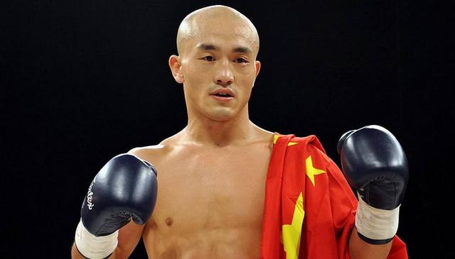 徐晓东秒杀传统太极拳，难道李连杰5年前预言成真？