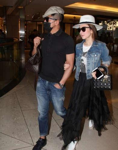 郭富城婚后首与方媛同框 恩爱揽手逛街