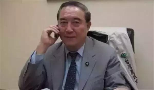 港台五位江湖黑帮大佬，两位已经不在，最后一位无人不知无人不晓