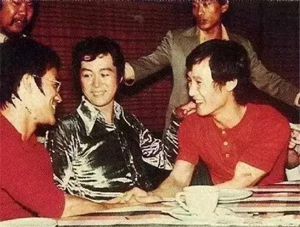 港台五位江湖黑帮大佬，两位已经不在，最后一位无人不知无人不晓