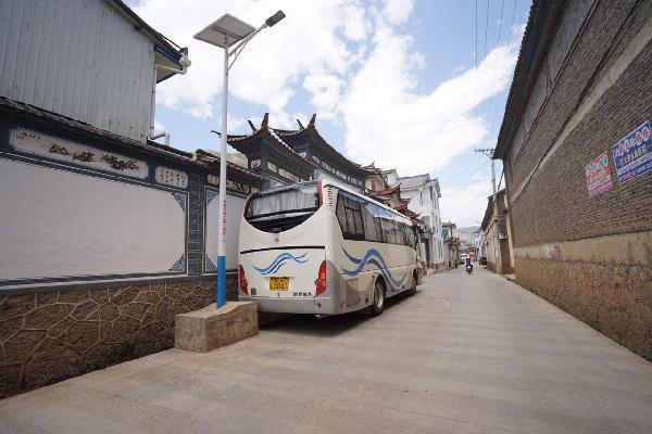 五一小长假，运输村却有百台大巴车停运，云南旅游真的寒冬了