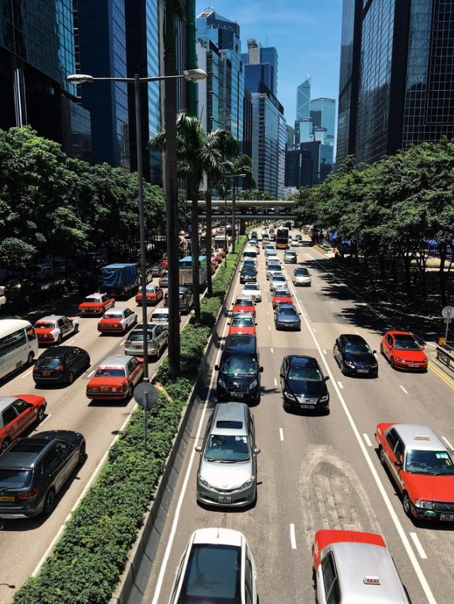 行走于现代冲刷与历史沉淀之间的香港，看我们和香港的差距有多大？