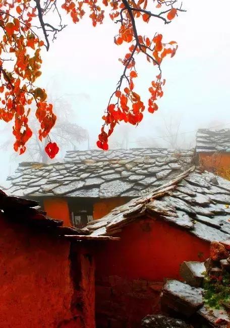 太行山巅上，一个400年的古村庄，一条险峻的天路！美绝了！