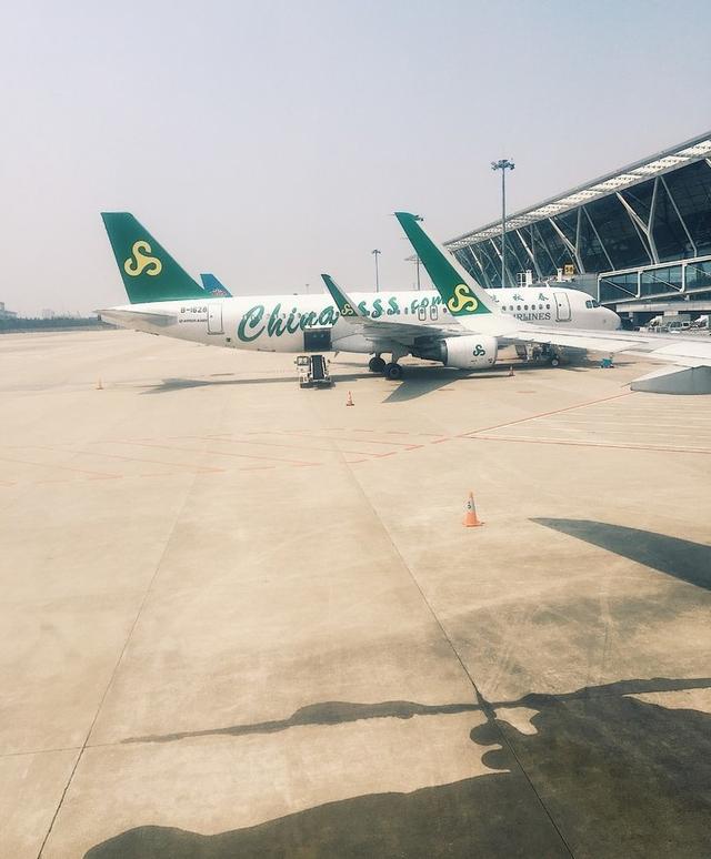 行走于现代冲刷与历史沉淀之间的香港，看我们和香港的差距有多大？