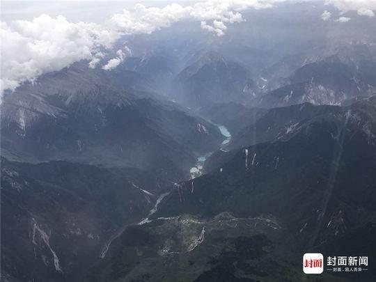 九寨沟依然美丽：6千米高空俯瞰震区 海子多数湛蓝如前