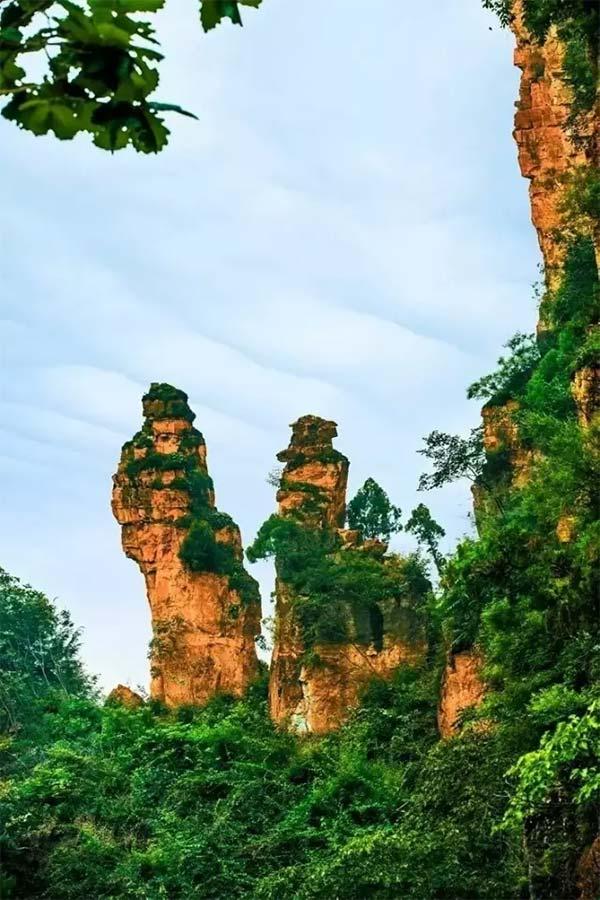 河北这景点的玻璃桥比张家界的还刺激，谁上去都得吓到腿软！