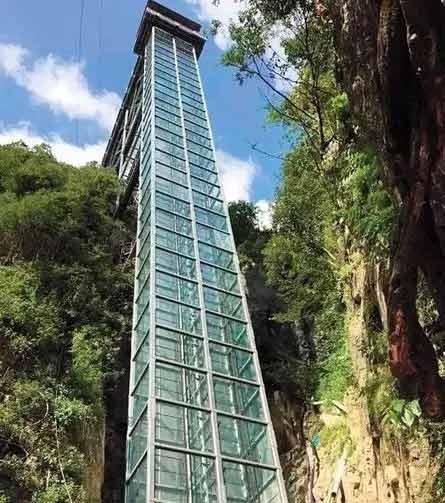 河北这景点的玻璃桥比张家界的还刺激，谁上去都得吓到腿软！