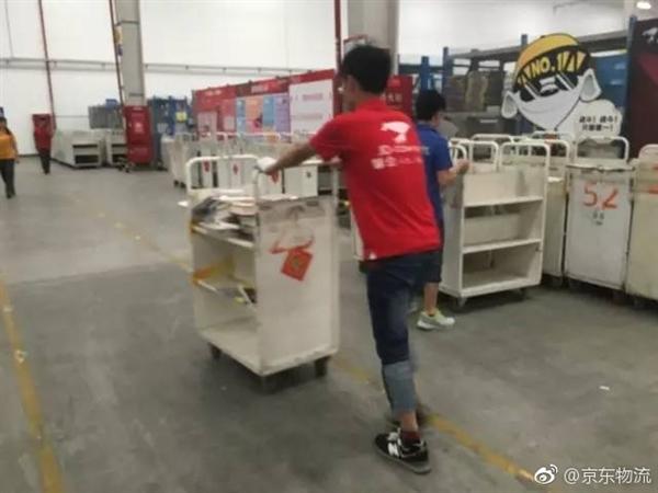 闹大！这快递被京东封杀不服：刘强东怒了